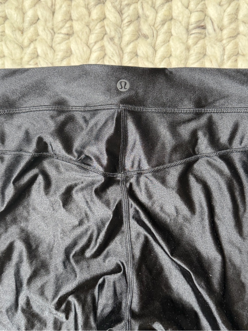 LULULEMON - Picture 3 of 4